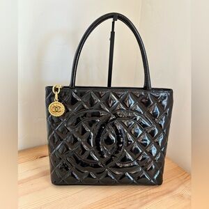 CHANEL Gold Medallion Black Patent Leather Tote